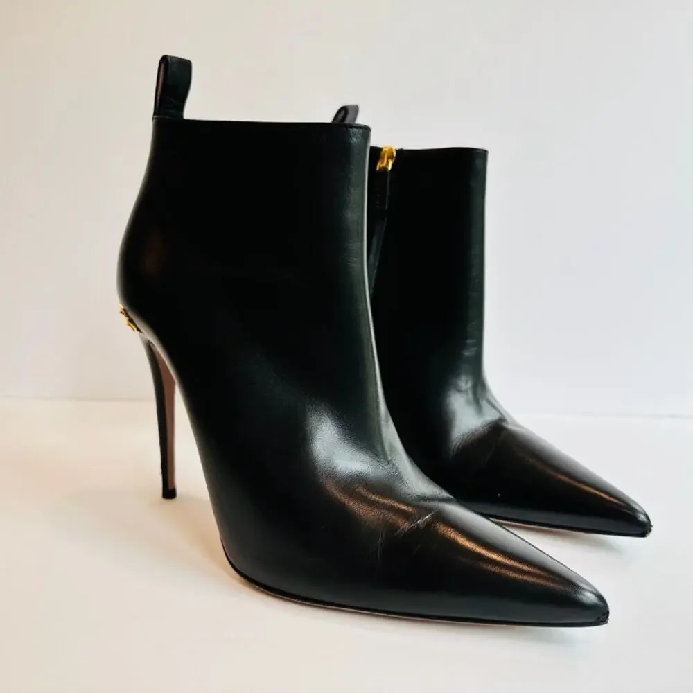 Gucci Black Ankle Boot Size 39.5 Spike Point Toe Horsebit D-Ring Gold Accent - Picture 2 of 12